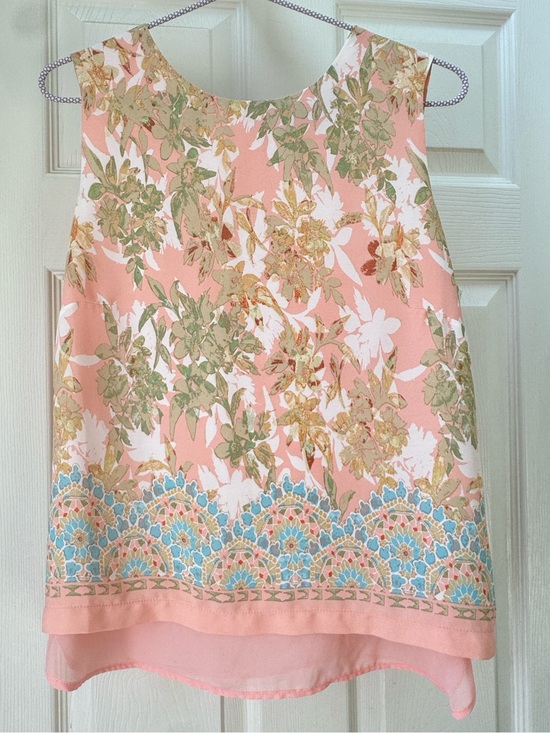 Rose & Olive Tops - Like New Floral Peach Sleeveless Tank Top with Scallop Border, Sz M